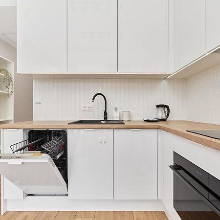 Apartment By The Oder River Wroclaw By Noclegi Renters Bagian luar foto