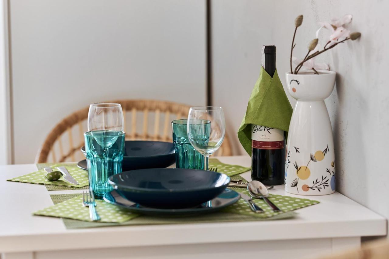 Apartment By The Oder River Wroclaw By Noclegi Renters Bagian luar foto